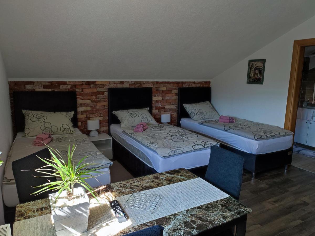 Apartman Toni Gračac Extérieur photo