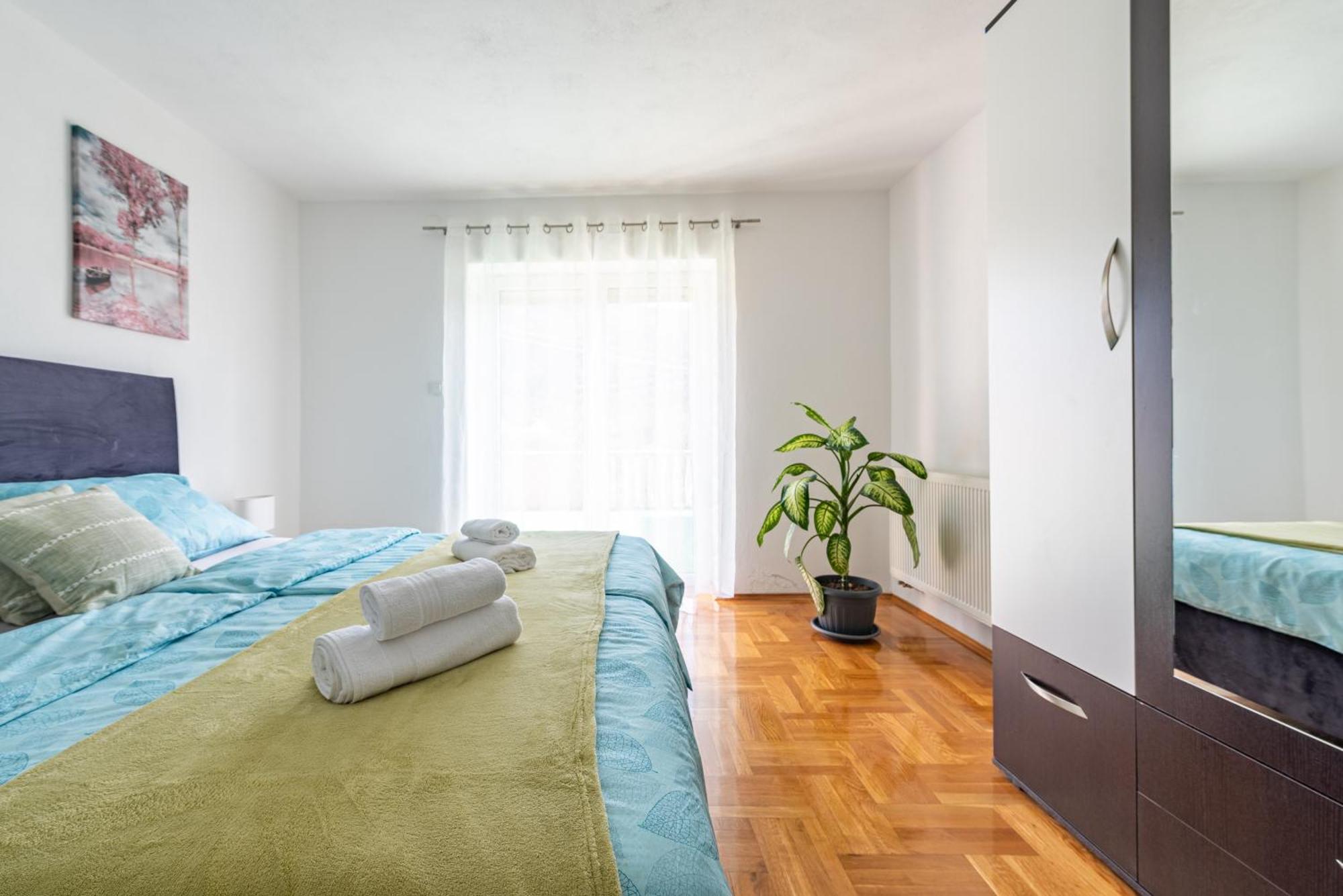 Apartman Toni Gračac Extérieur photo