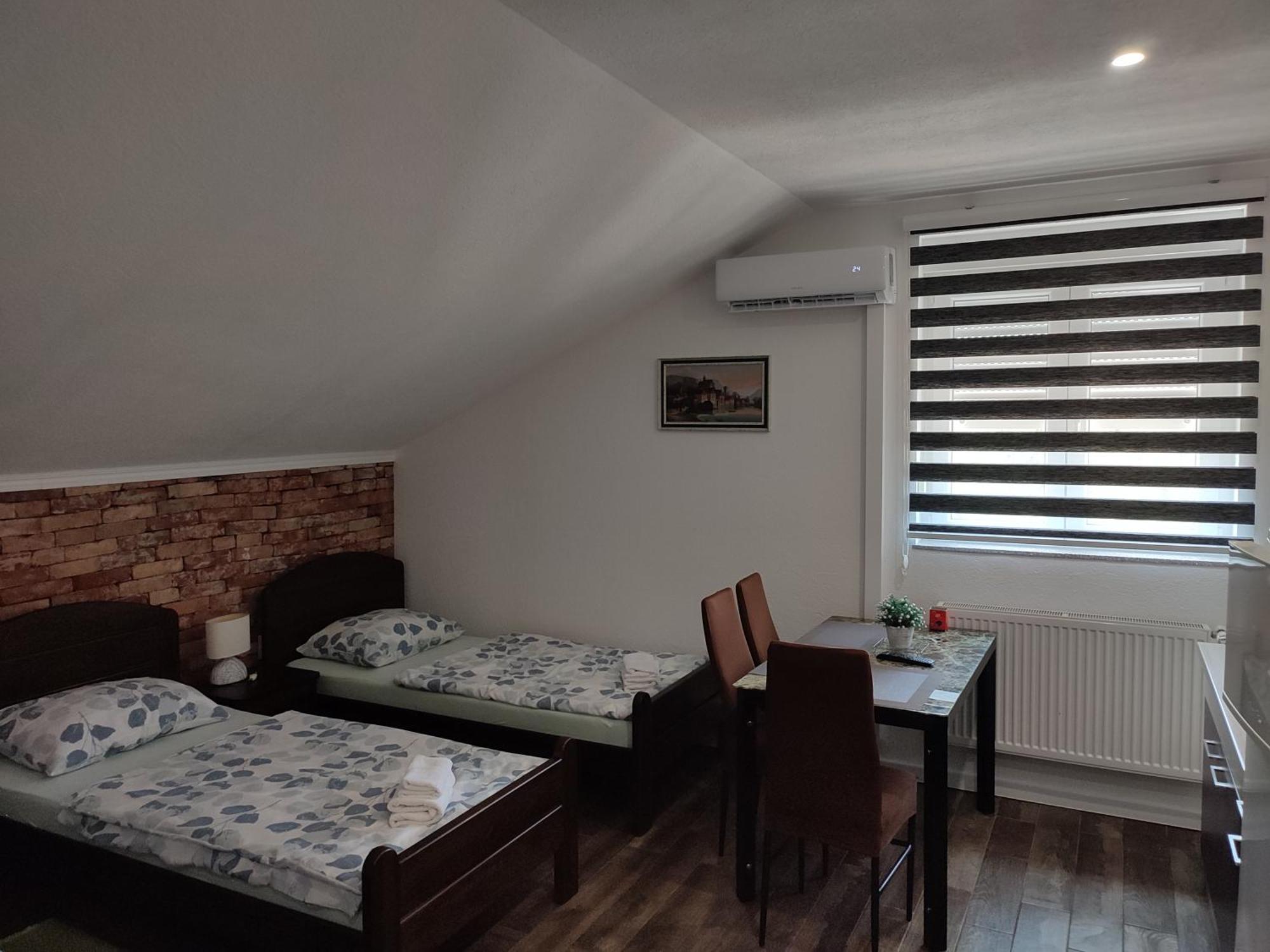 Apartman Toni Gračac Extérieur photo